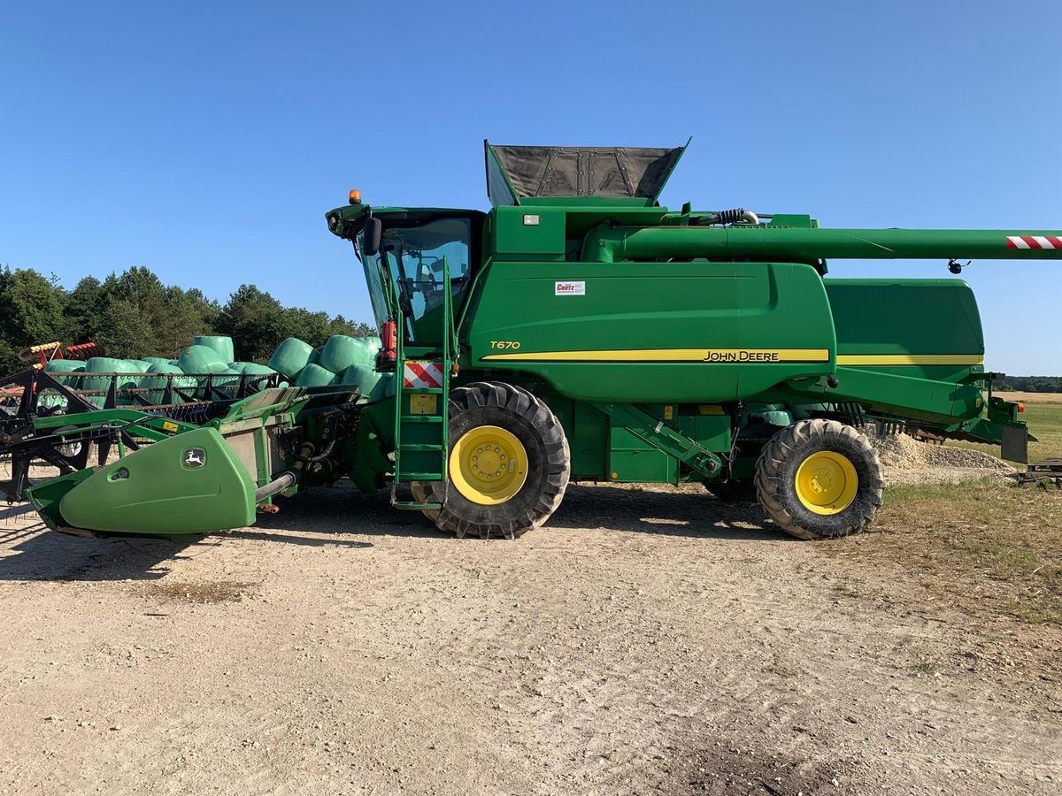 John Deere T670 Combine harvester €118,000