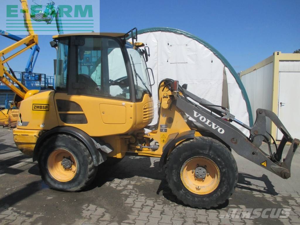 VOLVO l 25 f Pala gommata 17.751 €