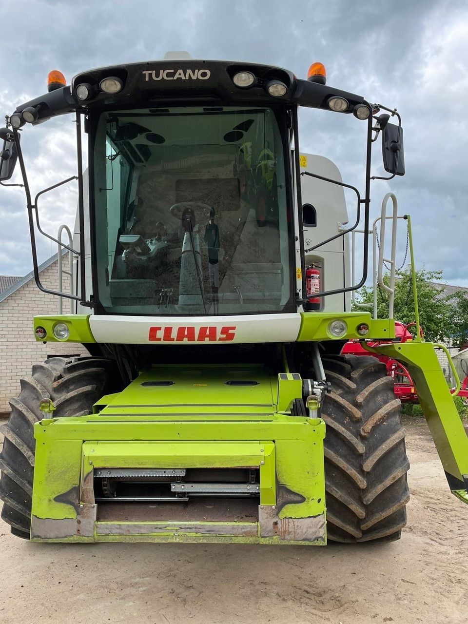 E-FARM: Claas Tucano 320 - Moissoneuse-batteuse - id KAGQPCM - 121 500 € - Année: 2016 - Lecture du nombre d'heure: 1 300,Puissance du moteur (chevaux): 245,Lituanie