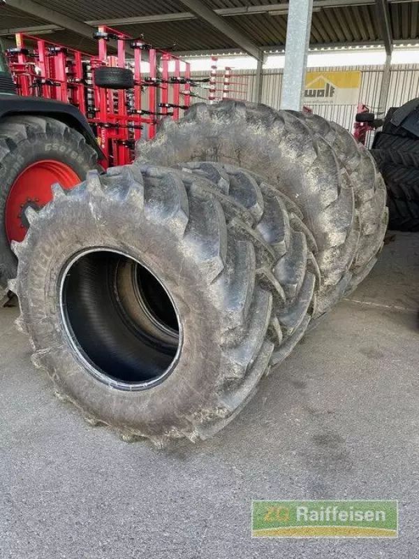 MICHELIN machxbib 710/70r42 + 600/70r30 Wheel and track €10,000