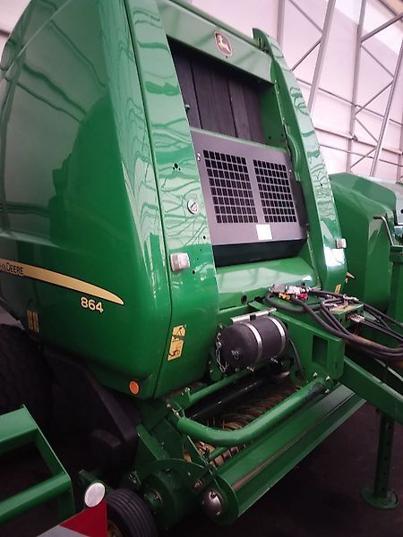 John Deere 864 Bálázó 35 309 EUR