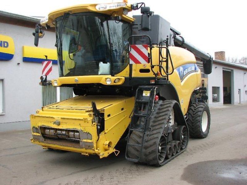 E-FARM: New Holland CR 9090 SCR - Kombajn zbożowy - id Q1AI6AQ - 139 000 € - Rok produkcji: 2012 - Moc silnika: 530,Niemcy