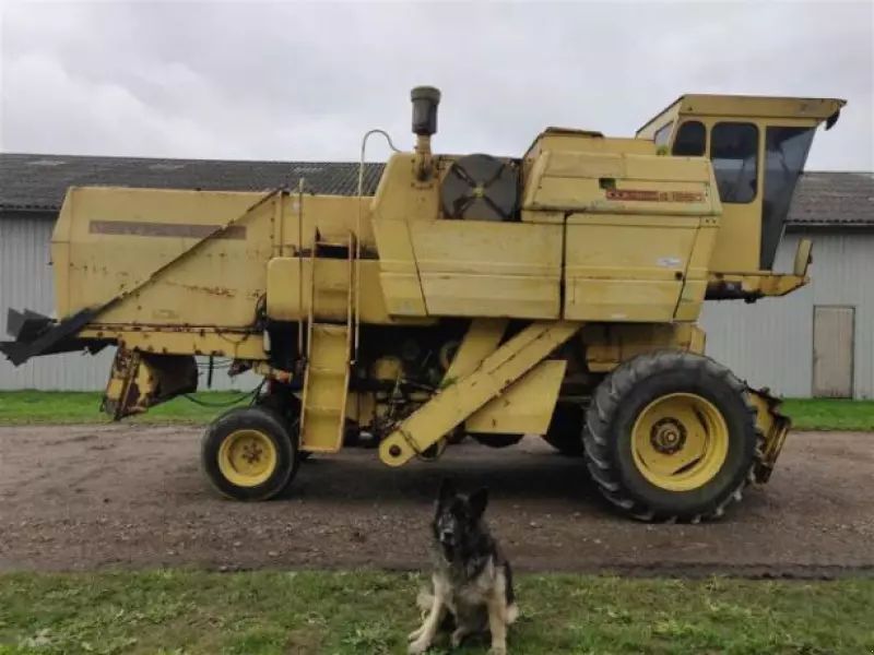 New Holland 1550 Kombajn zbożowy