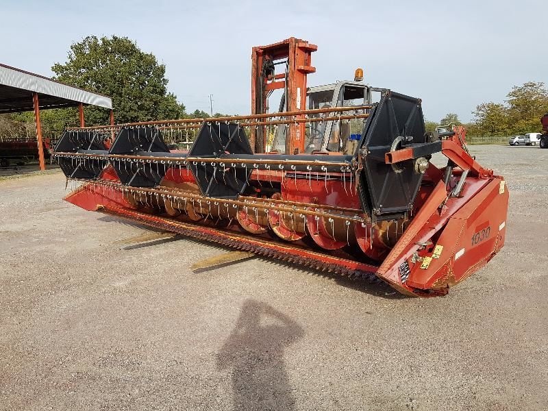 Case IH 1030 header 5 800 €