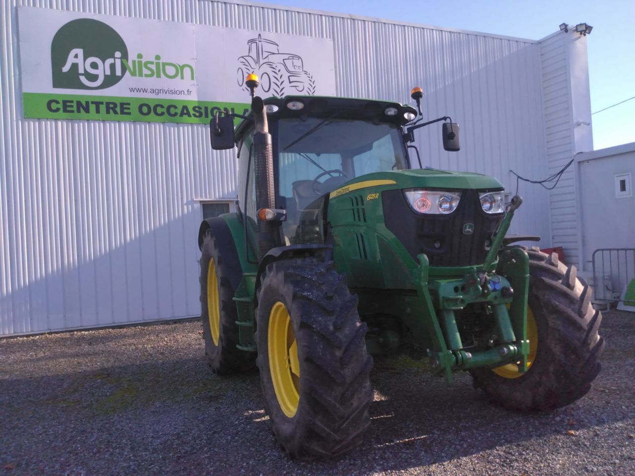 John Deere 6125 R Tractor €48,000