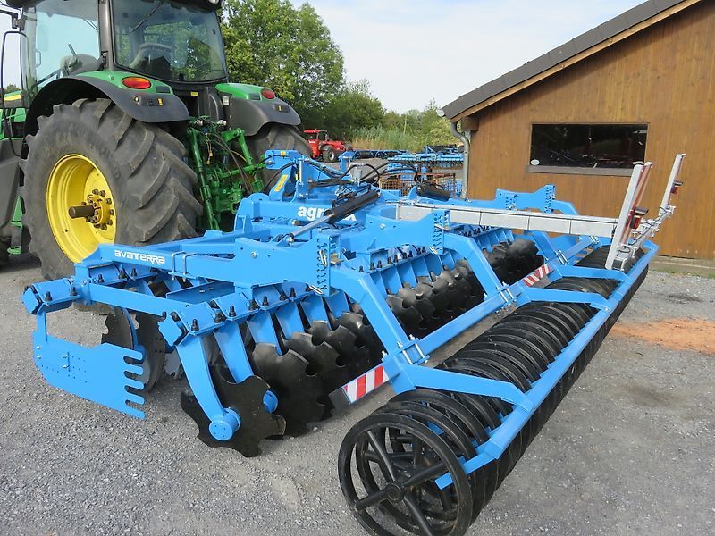 E-FARM: AgroXX AVATERRA 5.0 MIT T-RING WALZE - Herse à disques et disque compact - id RY2VAHI - 16 900 € - Année: 2019 - Allemagne