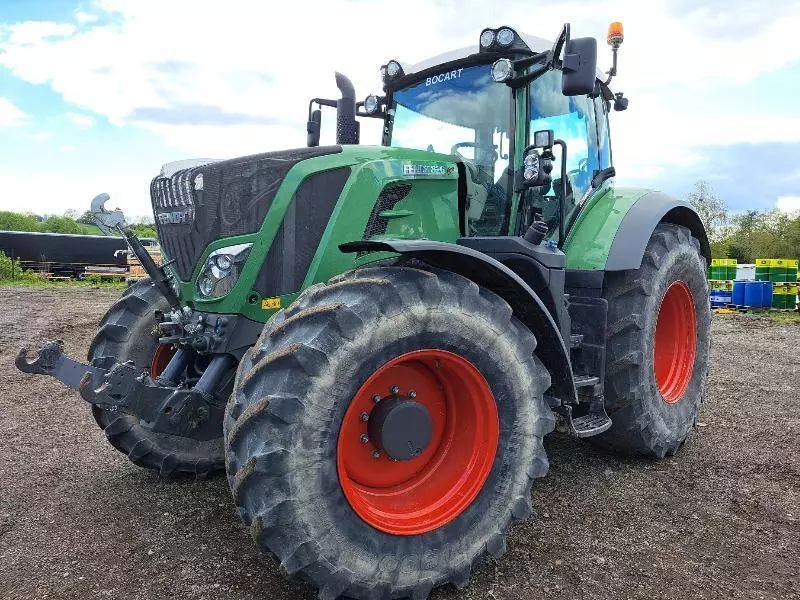 E-FARM: Fendt 826 Vario - Tractor - id JGX74PS - 117.000 € - Año: 2016 - Horas: 3475,Potencia del motor: 250,Francia