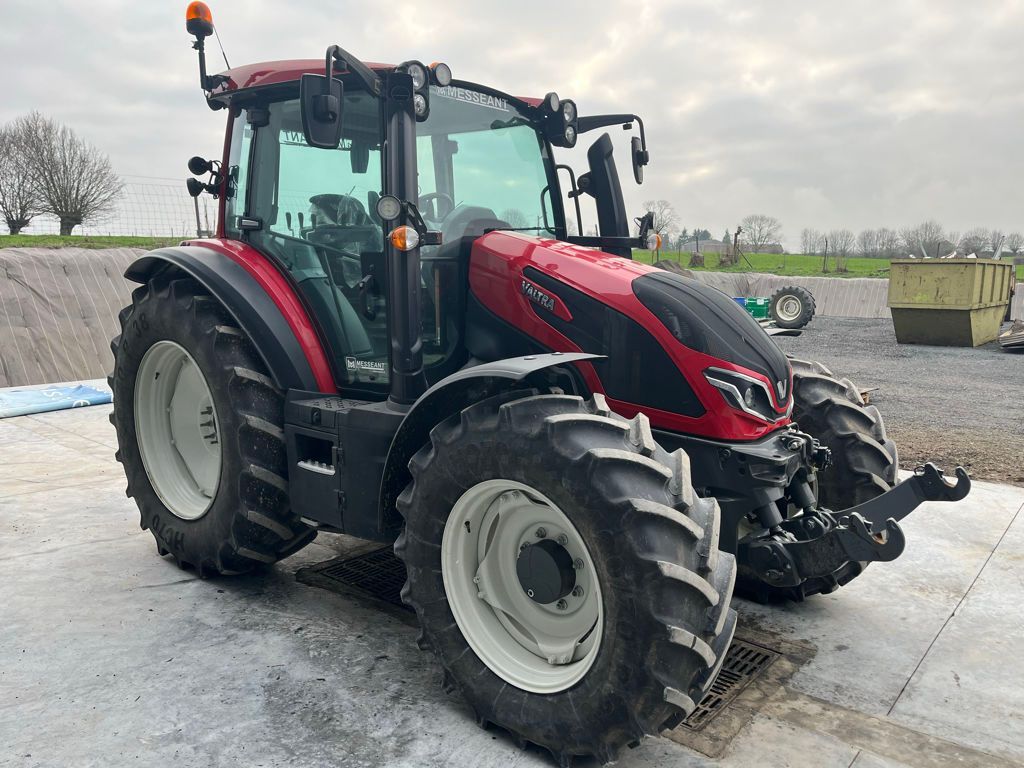 Valtra G125 Active Tractor €75,000