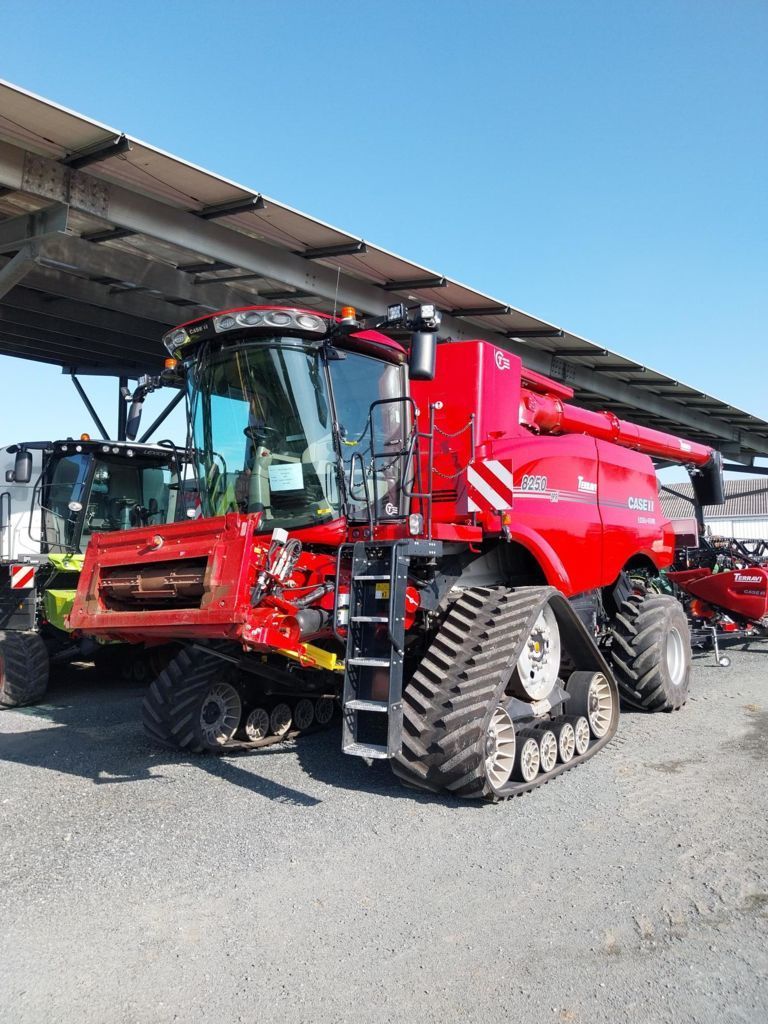 E-FARM: Case IH Axial Flow 8250 - Комбайн - id IFJVYFX - 345 000 € - Год выпуска: 2022 - Отработанные часы: 680,Мощьность двигателя: 570,Франция