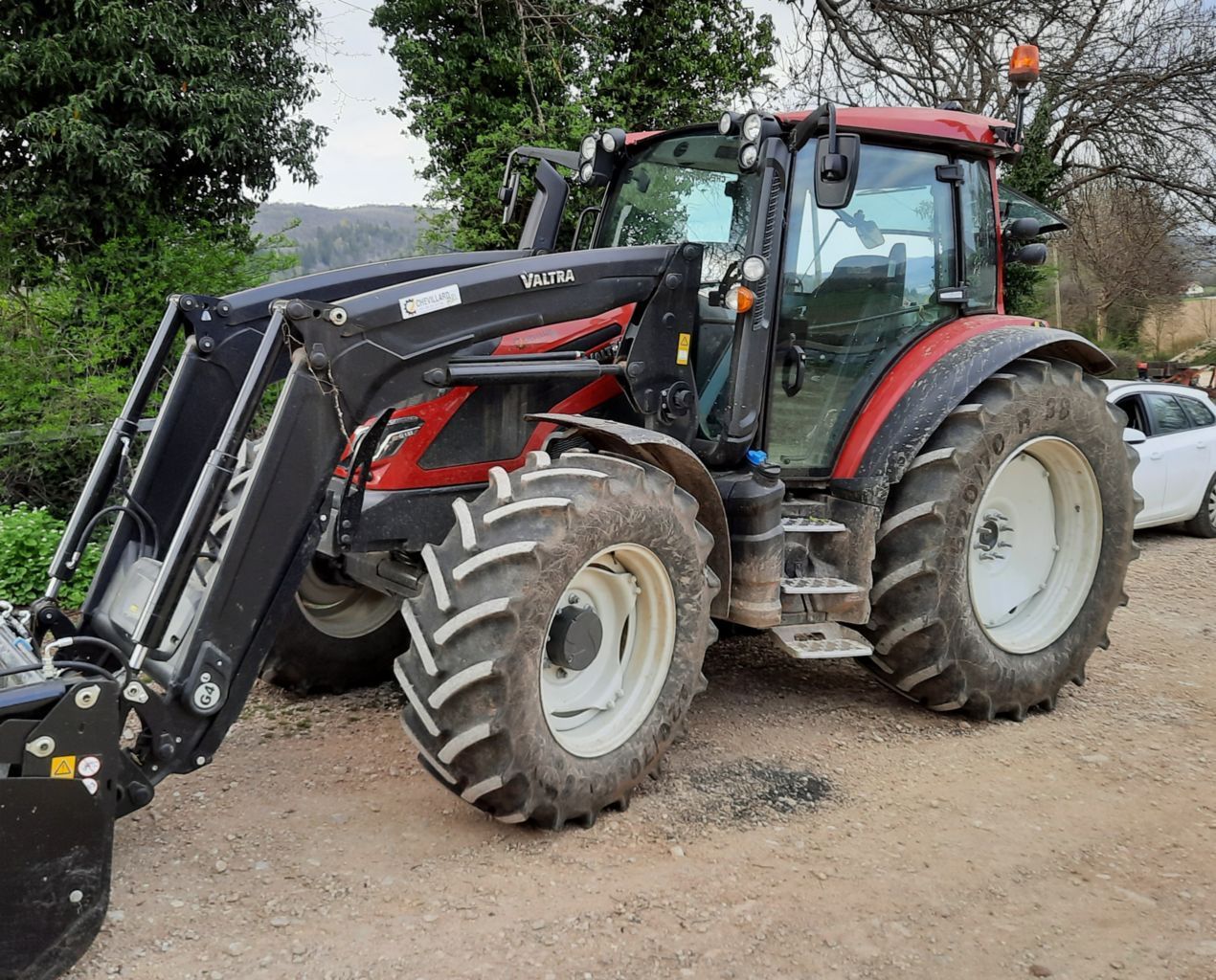 E-FARM: Valtra G135 Active - Tractor - id ALQ3W8W - €77,000 - Year of construction: 2020 - Engine hours: 2,490,Engine power (HP): 135,France