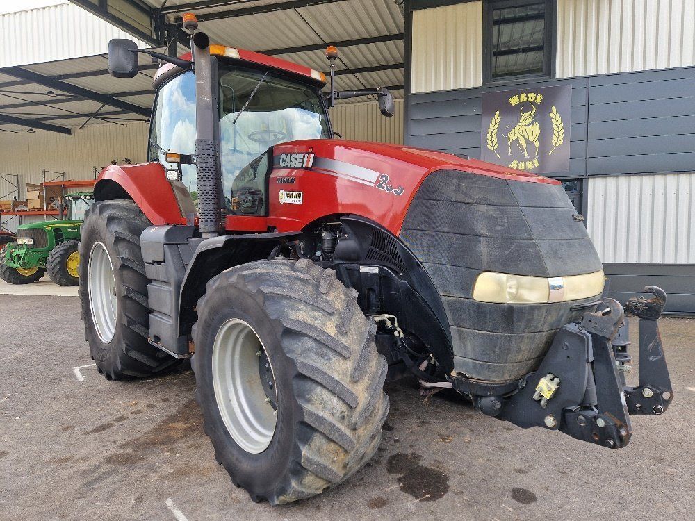 E-FARM: Case IH Magnum 235 - Tractor - id BVZVIQK - €49,000 - Year of construction: 2012 - Engine hours: 5,060,Engine power (HP): 235,France