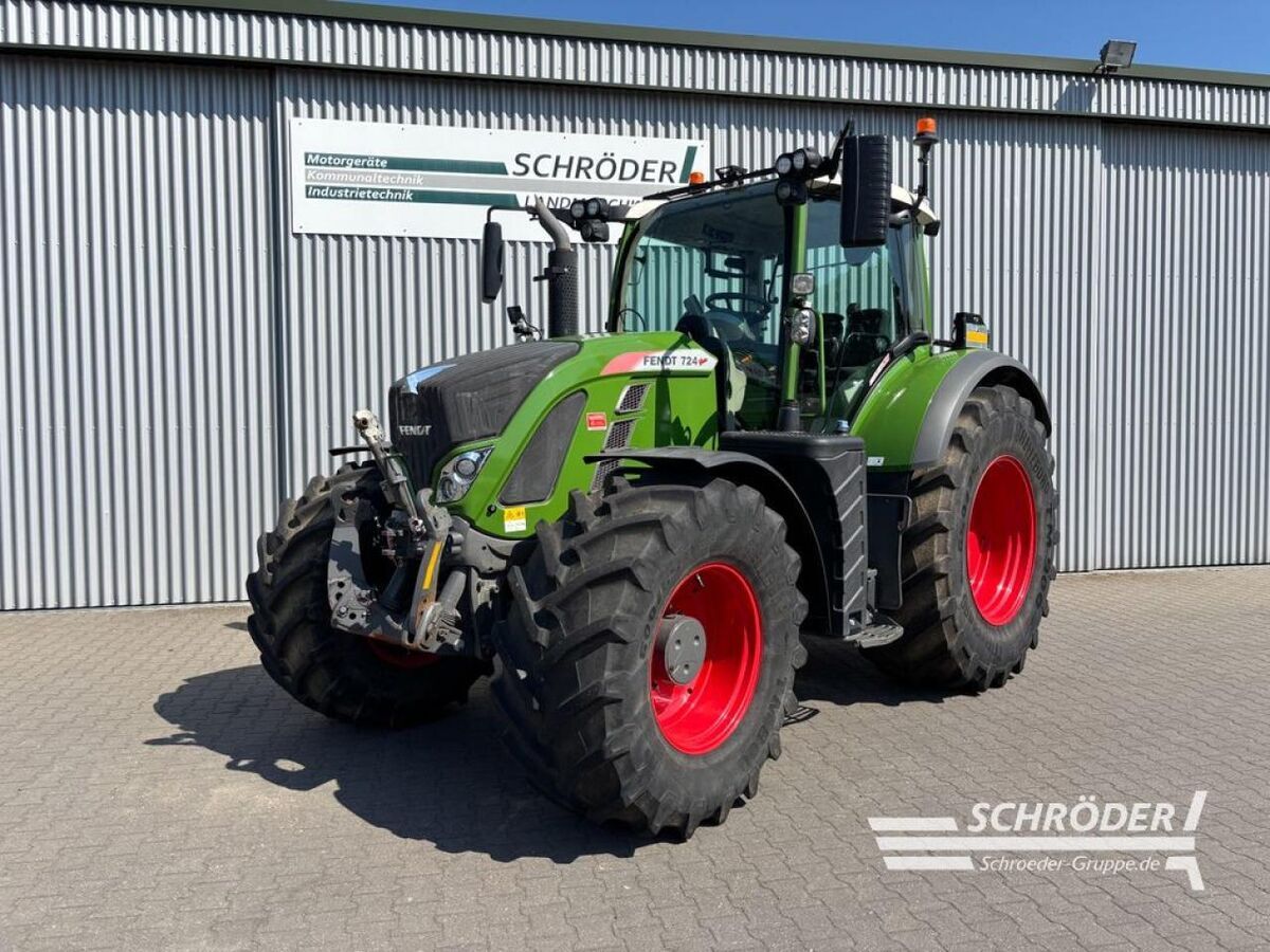 Fendt 724 Vario Profi Plus Tractor €96,885