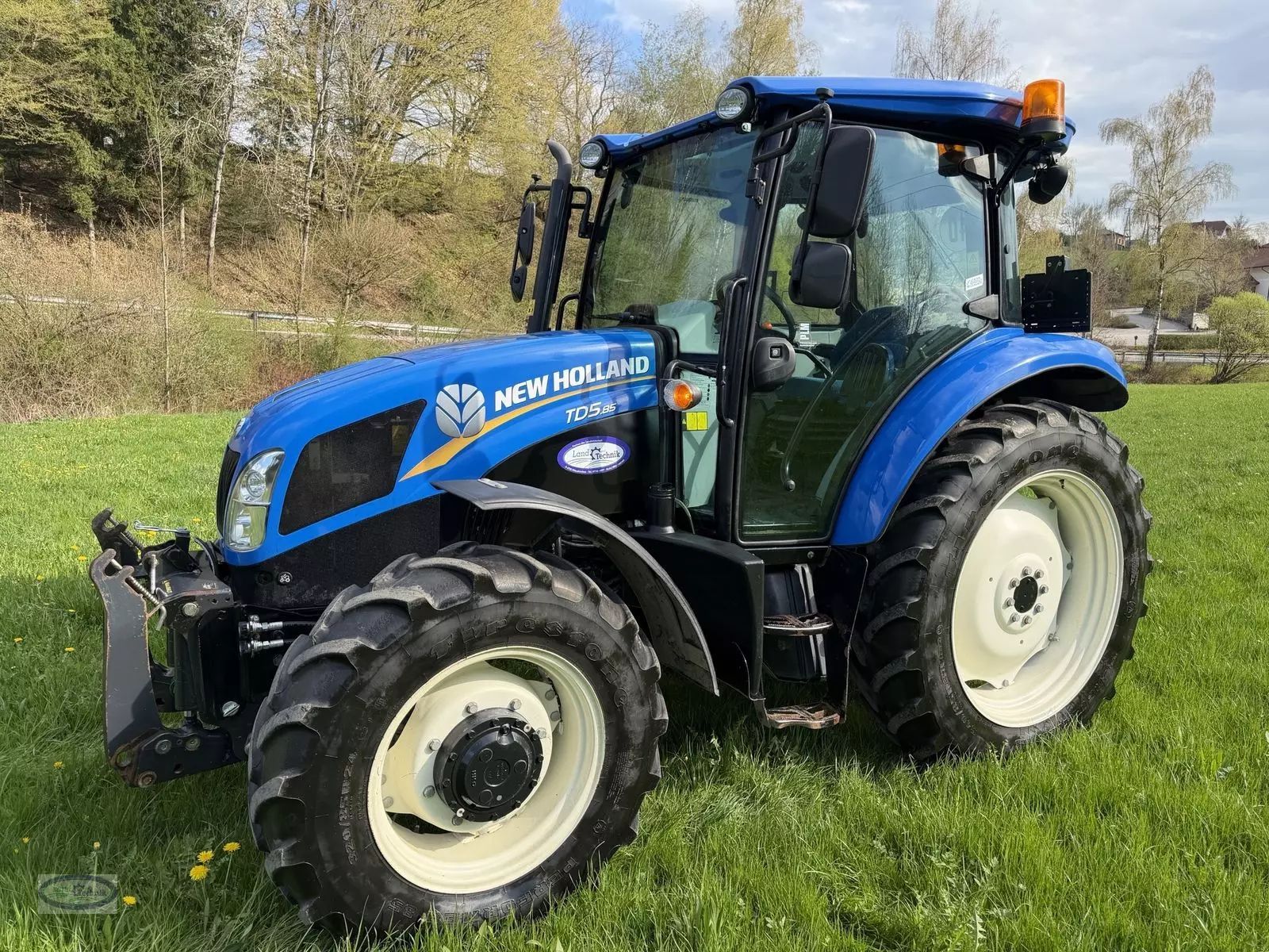 New Holland TD5.85 Tractor €35,389