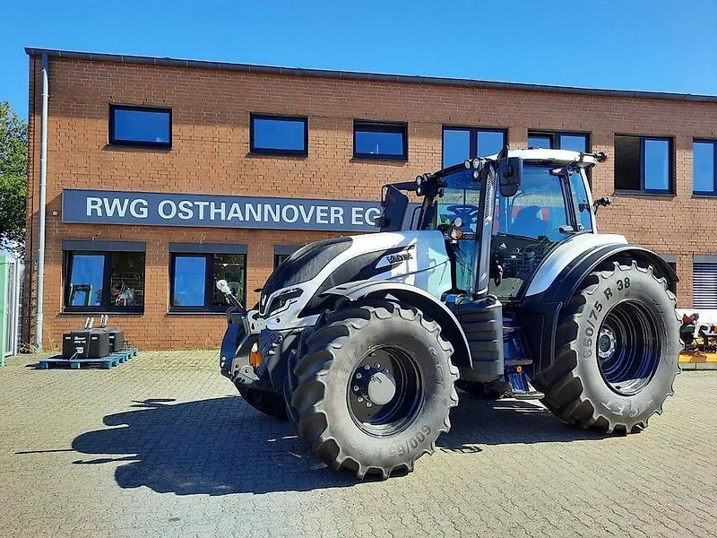 Valtra T 235 Direct Tractor €140,000
