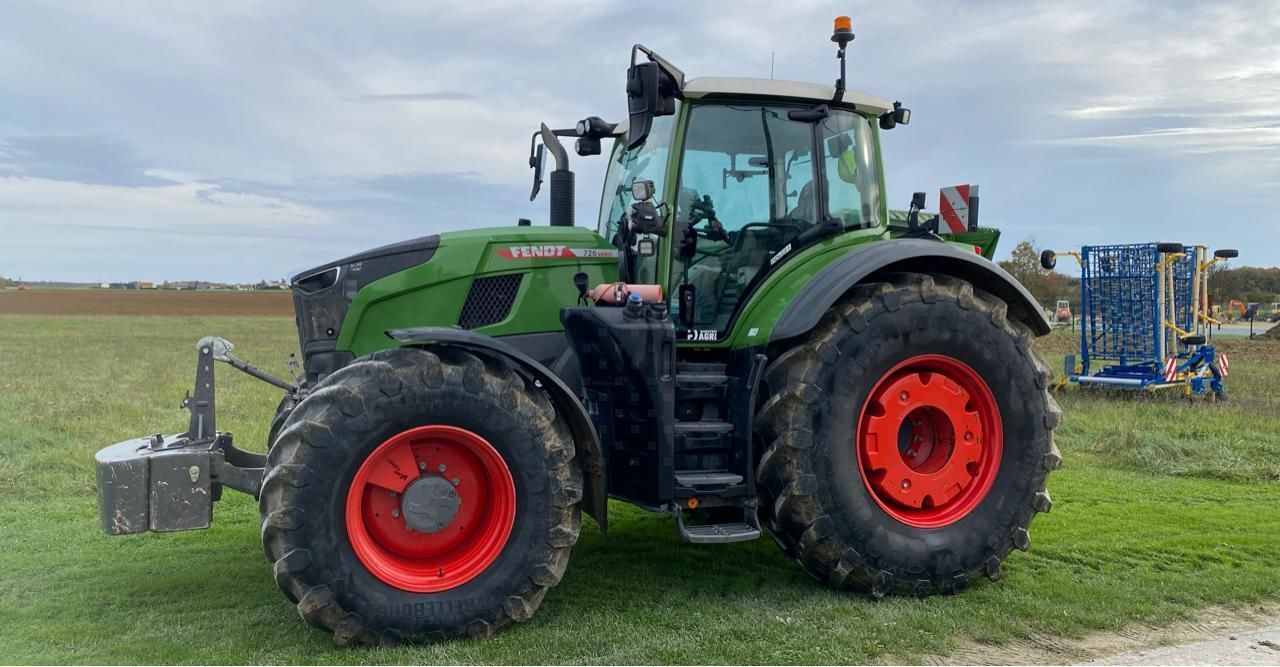E-FARM: Fendt 726 Vario - Traktor - id REP9PL7 - 190.000 € - Baujahr: 2024 - Abgelesene Motorstunden: 1.900,Motorleistung (PS): 260,Frankreich