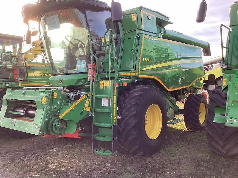 E-FARM: John Deere T 560 HM - Moissoneuse-batteuse - id NZSRBII - Année: 2024 - Lecture du nombre d'heure: 232,Puissance du moteur (chevaux): 325,Allemagne
