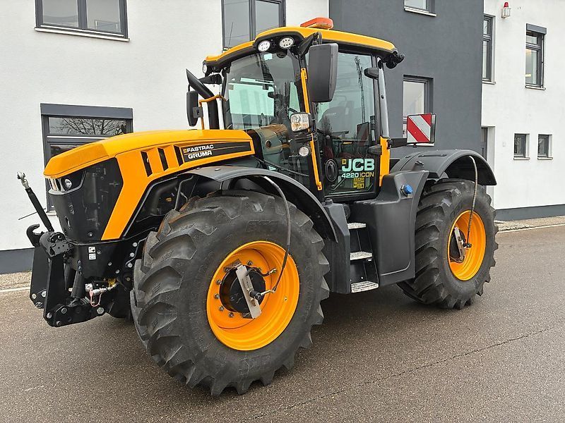 JCB Fastrac 4220 iCON Tractor €174,790