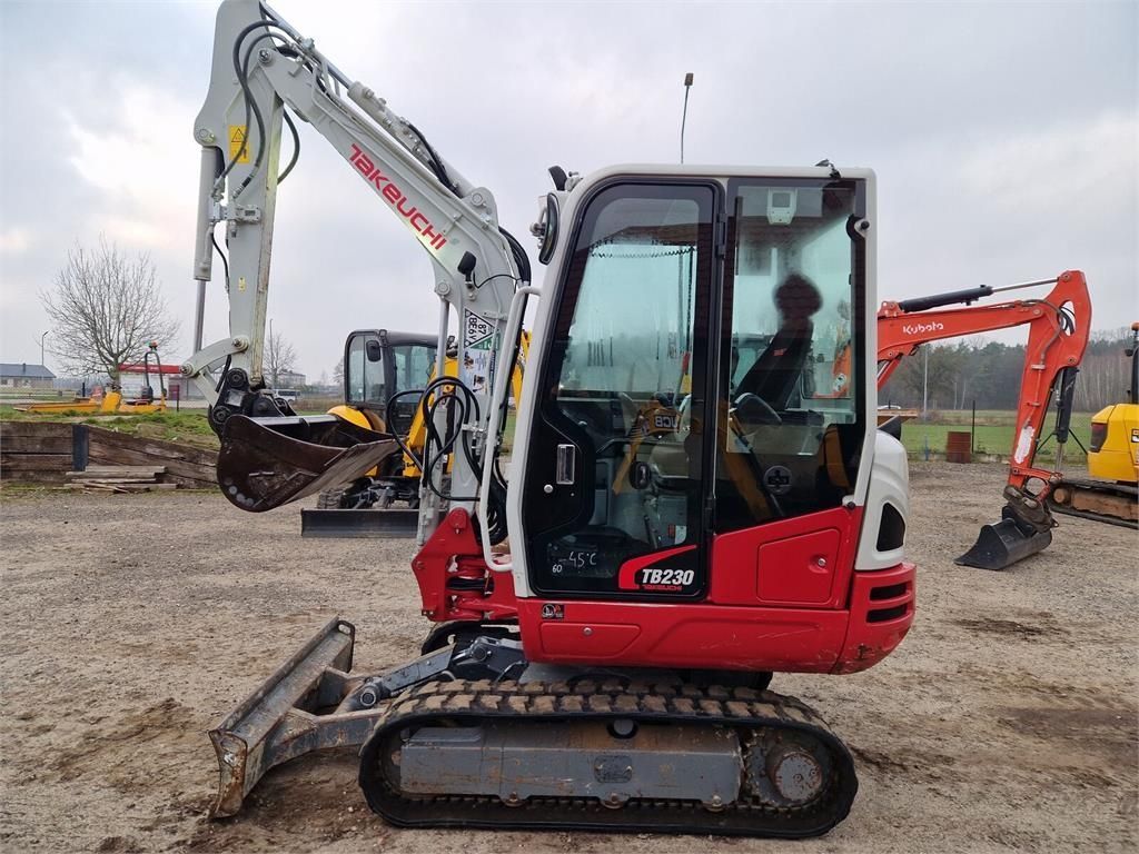 Takeuchi tb 230 2021r 1100mtg hydrauliczne szybkozłącze Minigraver 30.841 €