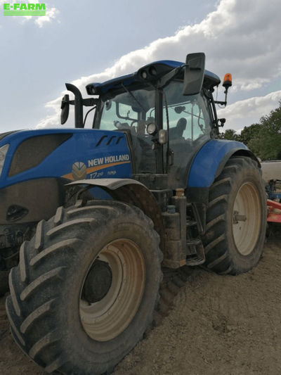 E-FARM: New Holland T7.210 - Tractor - id IT2IPLD - €82,000 - Year of construction: 2020 - Engine hours: 2,600,Engine power (HP): 181,France