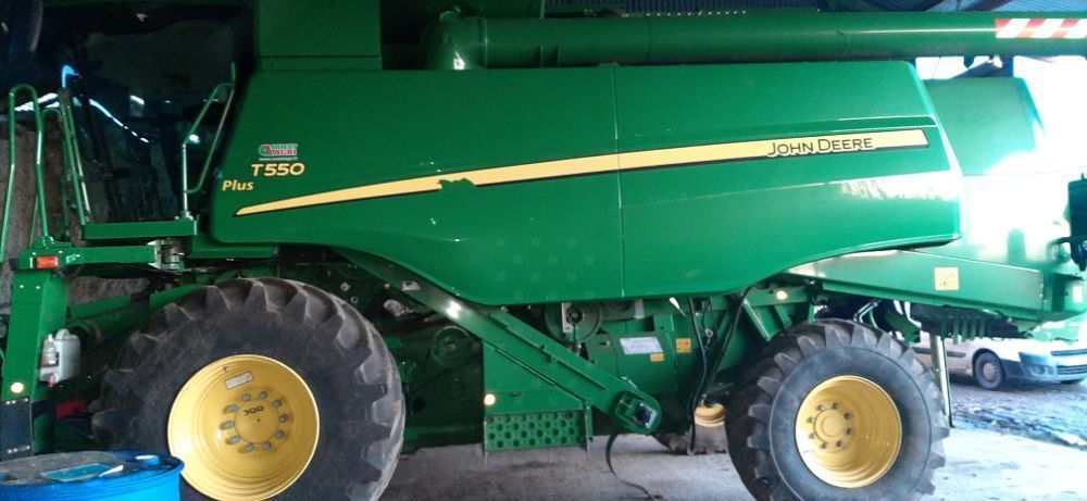 E-FARM: John Deere T 550 - Kombájn - id DCAKZTR - 169 000 EUR - Gyártási év: 2018 - Üzemóra (motor): 1200,Motor teljesítménye (LE): 305,Franciaország