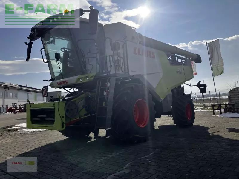 Claas Trion 750 Kombajn zbożowy 335 000 €