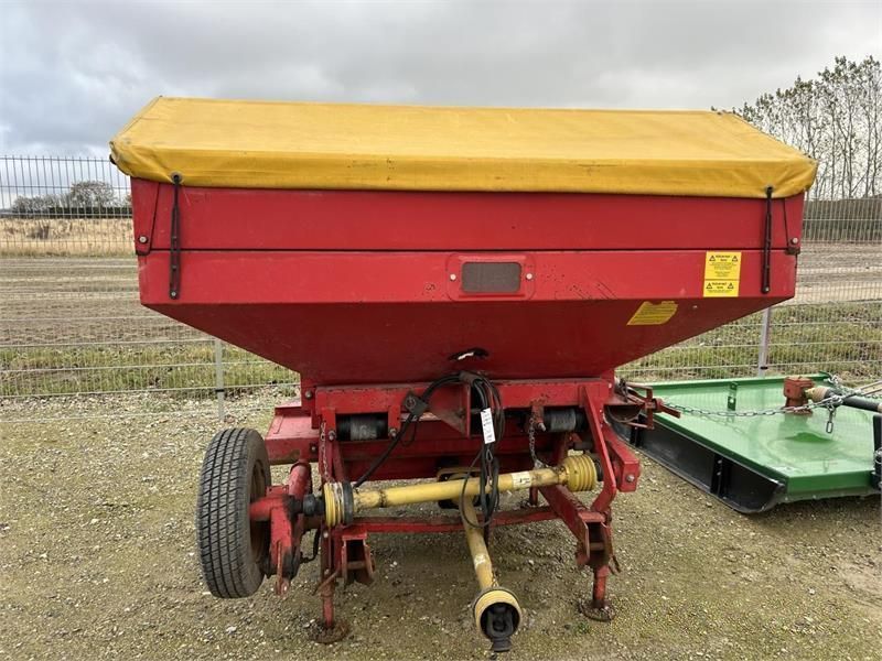 E-FARM: Bredal b2 - Fertiliser spreader - id YKULXWY - €3,082 - Year of construction: 1996 - Denmark
