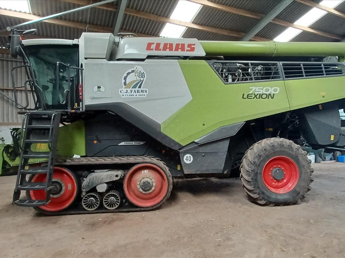 E-FARM: Claas Lexion 7500 - Kombájn - id 4EADYXU - 301 555 EUR - Gyártási év: 2020 - Üzemóra (motor): 780,Egyesült Királyság