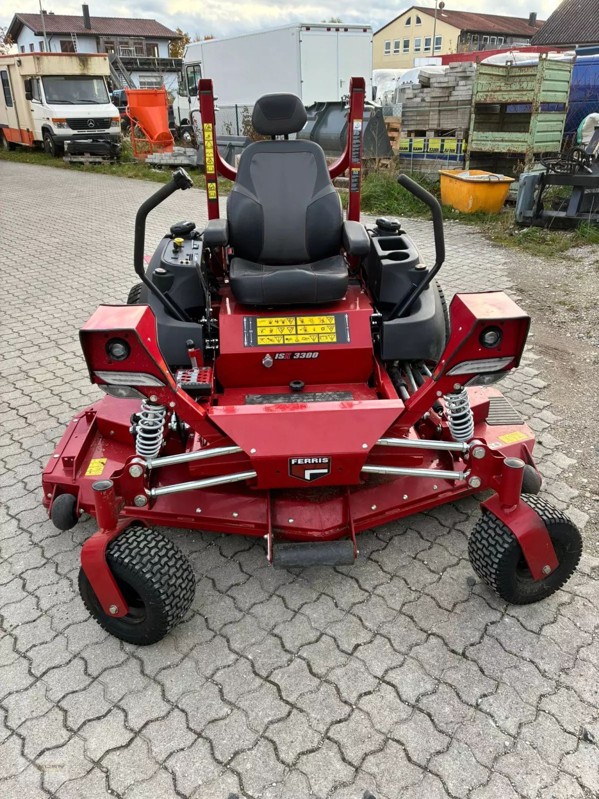 FERRIS isx 3300 zero turn Lawn mower €18,000