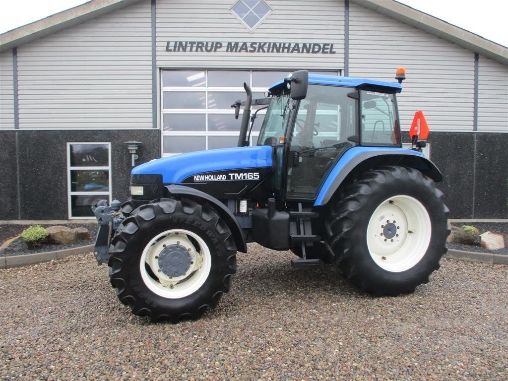 New Holland TM 165 tractor €22,775