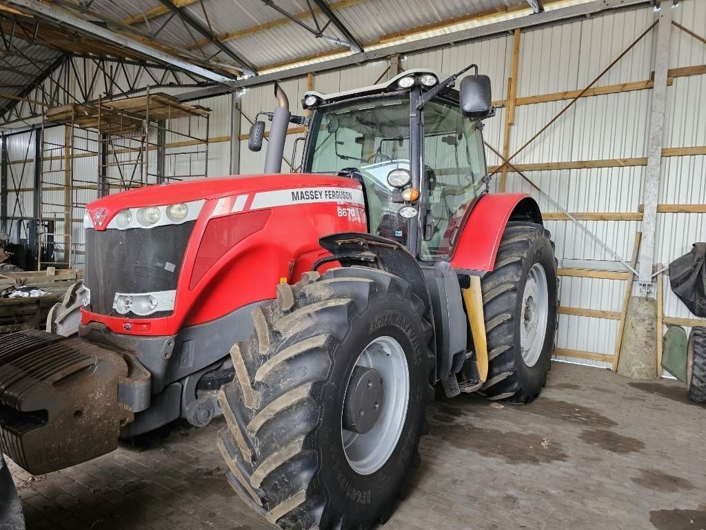 Massey Ferguson 8670 Dyna-VT Tractor €53,585