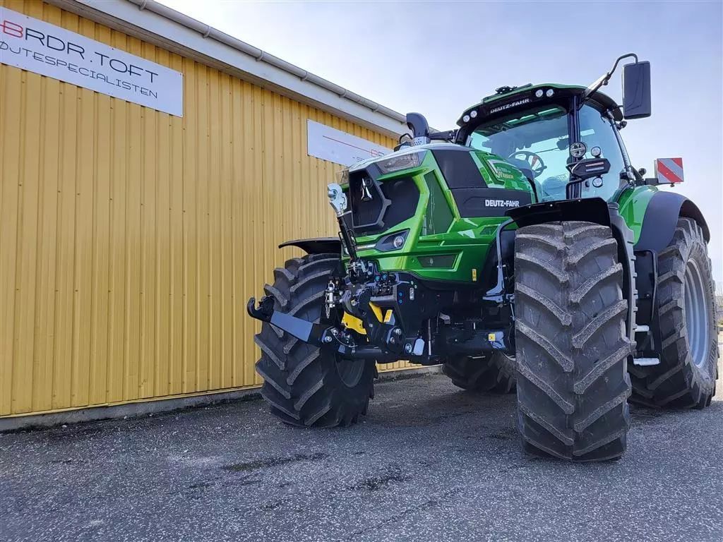 Deutz-Fahr AgroTron 8280 TTV Tractor €178,751
