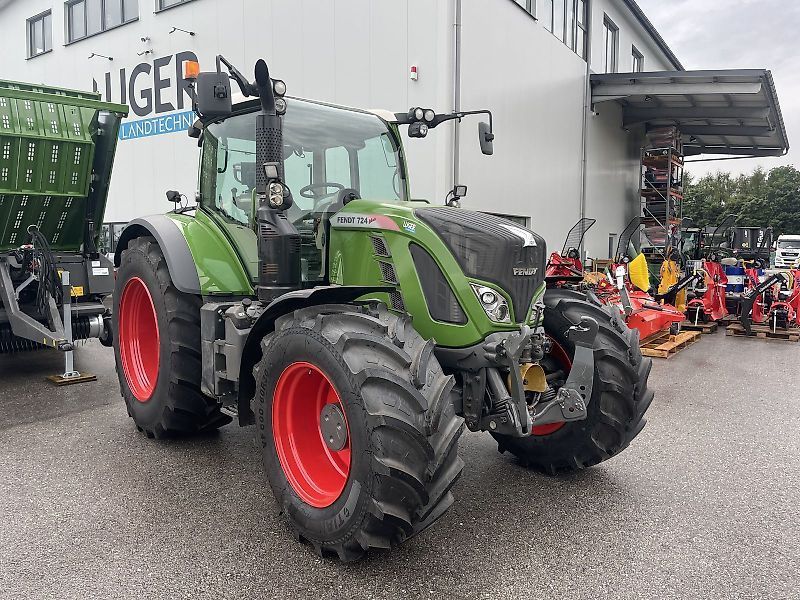 E-FARM: Fendt 724 Vario - Tractor - id WX7DB7T - 83.167 € - Año: 2016 - Horas: 8492,Potencia del motor: 246,Austria