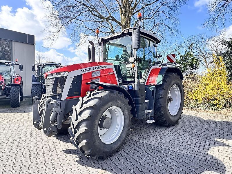 Massey Ferguson 8S.265 Traktor