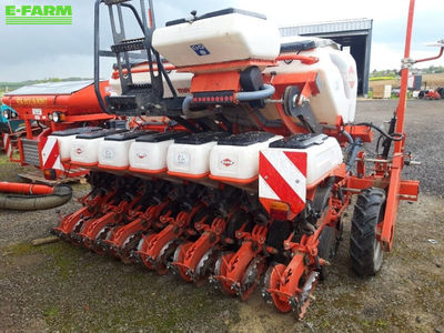 E-FARM: Kuhn Maxima 2 M - Precision drill - id WXSUQE5 - €20,000 - Year of construction: 2013 - France