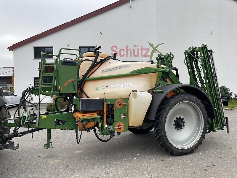 E-FARM: Amazone ux 4200 special - Sprayer - id YFLJBA2 - €17,900 - Year of construction: 2009 - Germany