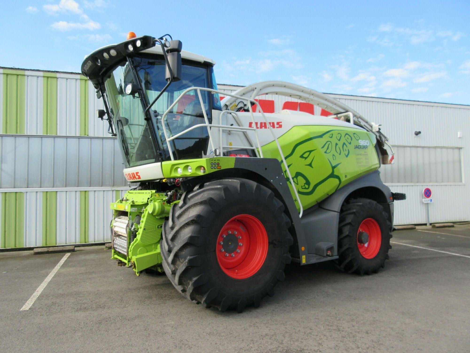 E-FARM: Claas Jaguar 960 - Selvkørende grønthøster - id N3W9CZN - 360.000 € - Produktionsår: 2021 - Motortimer: 1.520,Frankrig