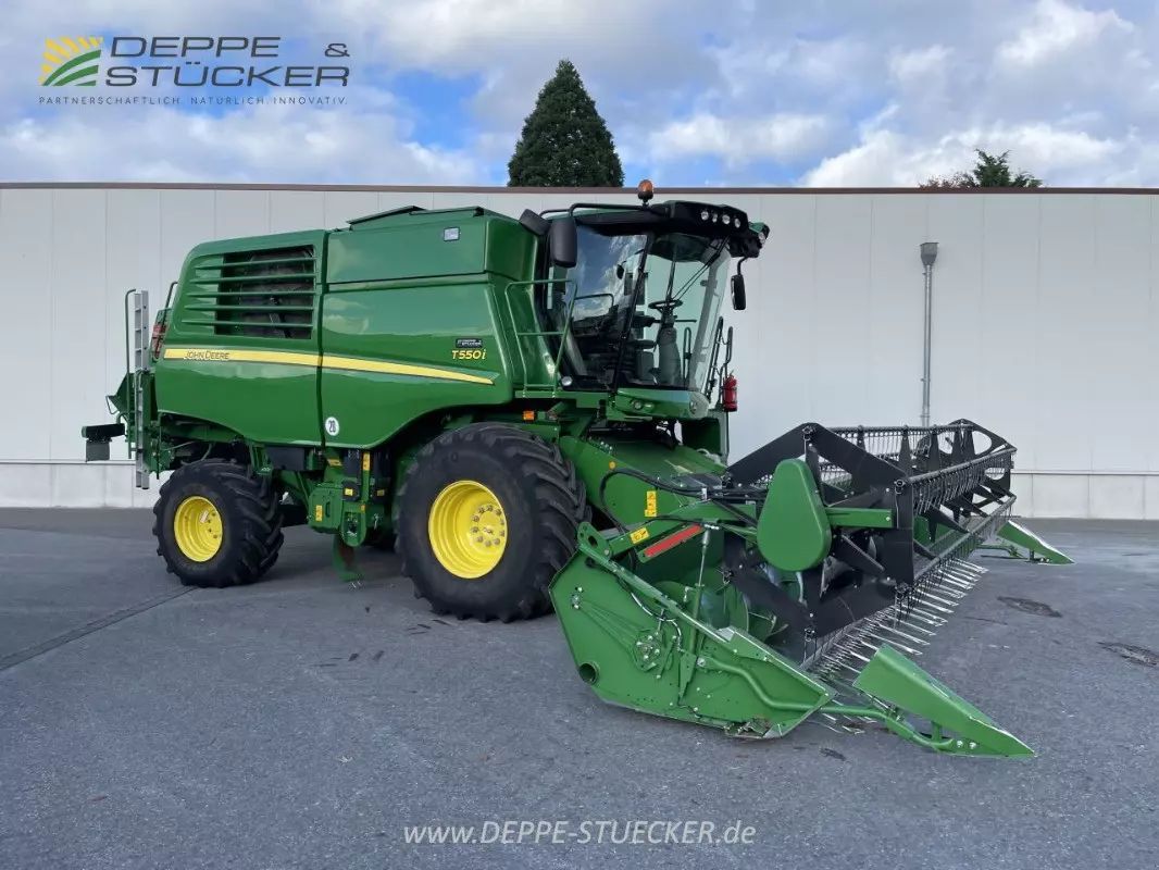 E-FARM: John Deere T 550 - Moissoneuse-batteuse - id PCZFDEV - 179 000 € - Année: 2019 - Lecture du nombre d'heure: 1 028,Puissance du moteur (chevaux): 305,Allemagne