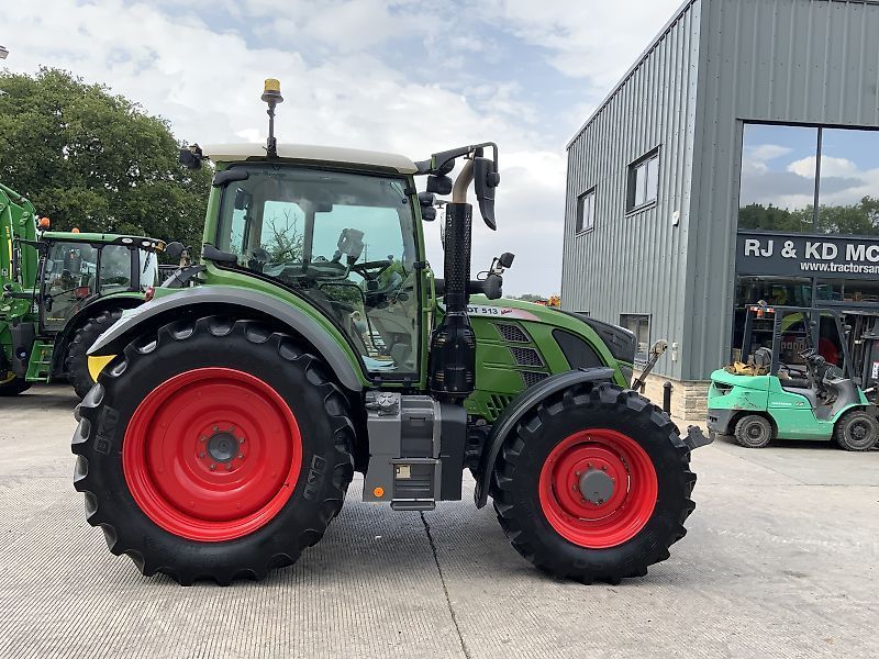 E-FARM: Fendt 513 Vario - Traktor - id NAYGZ2J - 53 804 € - Rok produkcji: 2019 - Motogodziny: 8209,Zjednoczone Królestwo