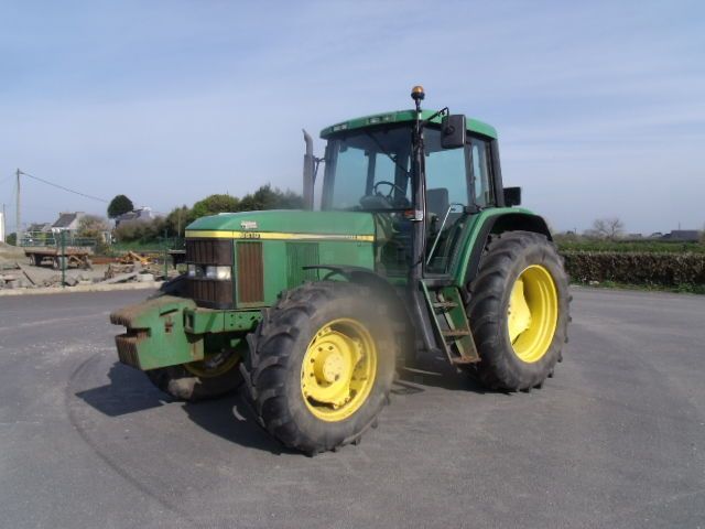 John Deere 6610 Tractor €21,200
