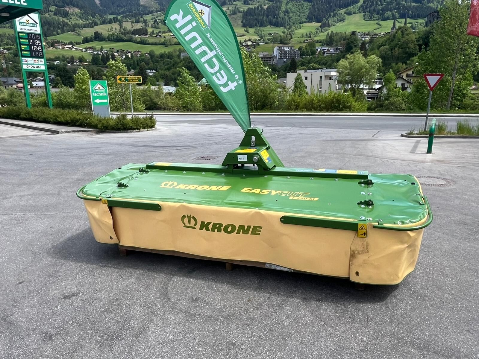 Krone easy cut f 280 m Mower €11,500
