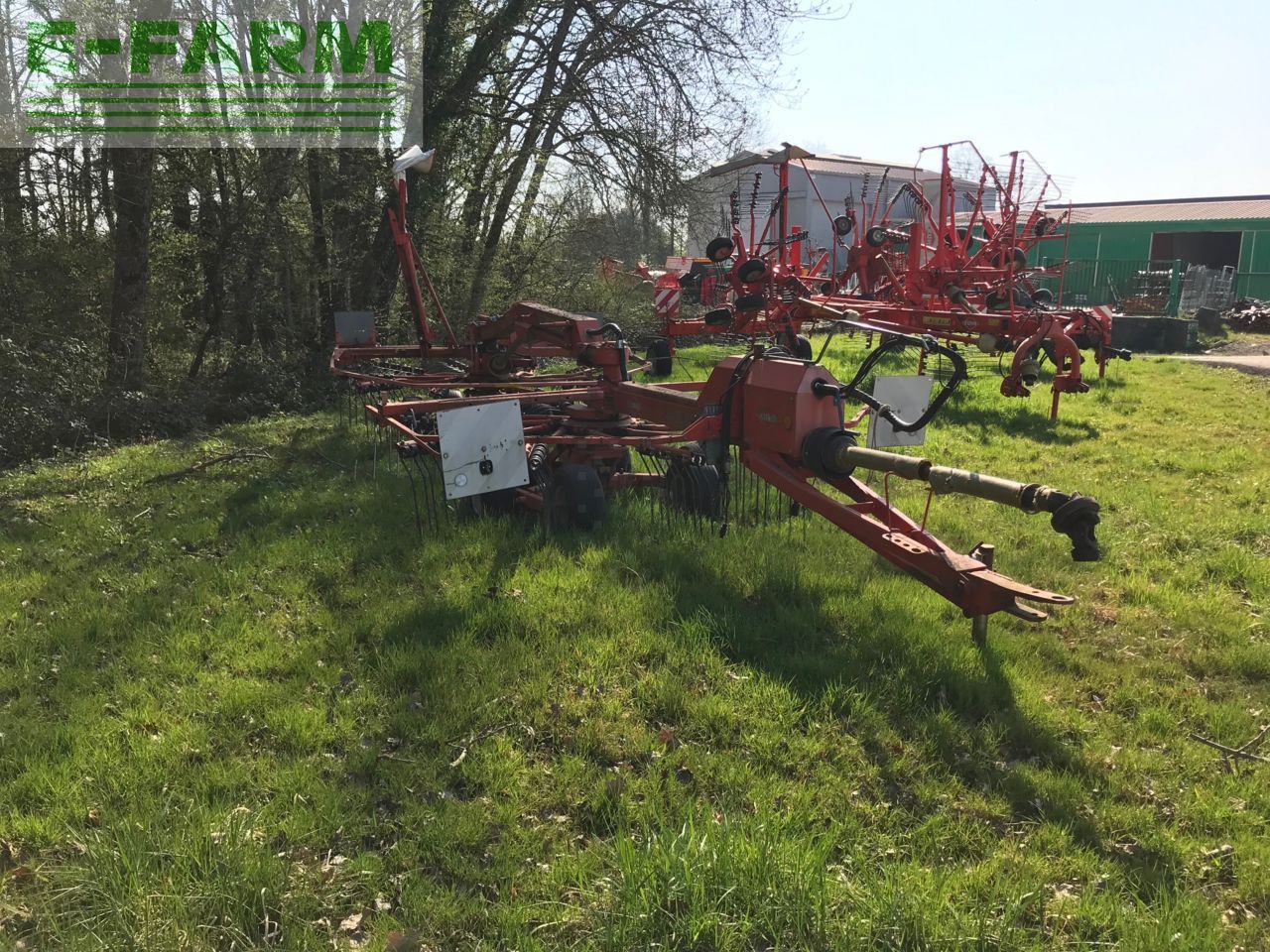 E-FARM: Kuhn GA 6522 - Faneuse - id Z4994S8 - 8 500 € - Année: 2007 - France