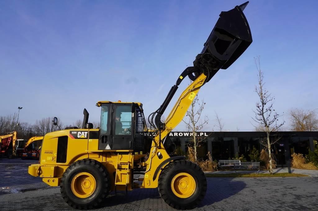 E-FARM: Caterpillar cat 930h long reach wheel loader / weight 17.3t - Chargeuse sur pneus - id 2ZCUYFR - 51 081 € - Année: 2012 - Lecture du nombre d'heure: 12 000,Puissance du moteur (chevaux): 154,Pologne