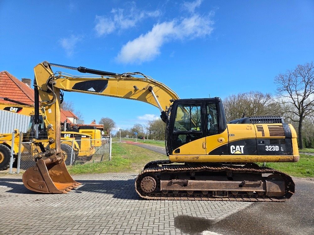 Caterpillar 323dl Koparka gąsienicowa 46 500 €