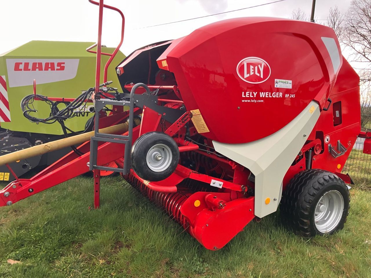 E-FARM: Lely-Welger rp245 - Presse à balles - id 4IKBX5R - 19 000 € - Année: 2011 - Balles produites: 28 000,France
