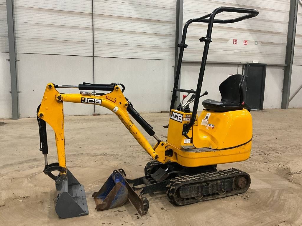 JCB 8008 CTS Mini excavator €8,750