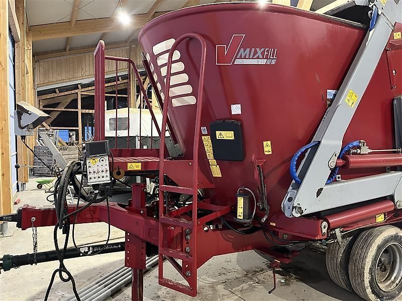 E-FARM: BVL futtermischwagen v mix fill plus 8-1s ls - Mixer feeder - id MRQCASR - €22,566 - Year of construction: 2017 - Austria