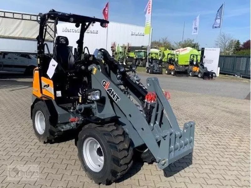 E-FARM: Giant g2300 hd vorführmaschine - Chargeuse sur pneus - id GGCD4CJ - 37 800 € - Année: 2023 - Lecture du nombre d'heure: 120,Puissance du moteur (chevaux): 26,Allemagne