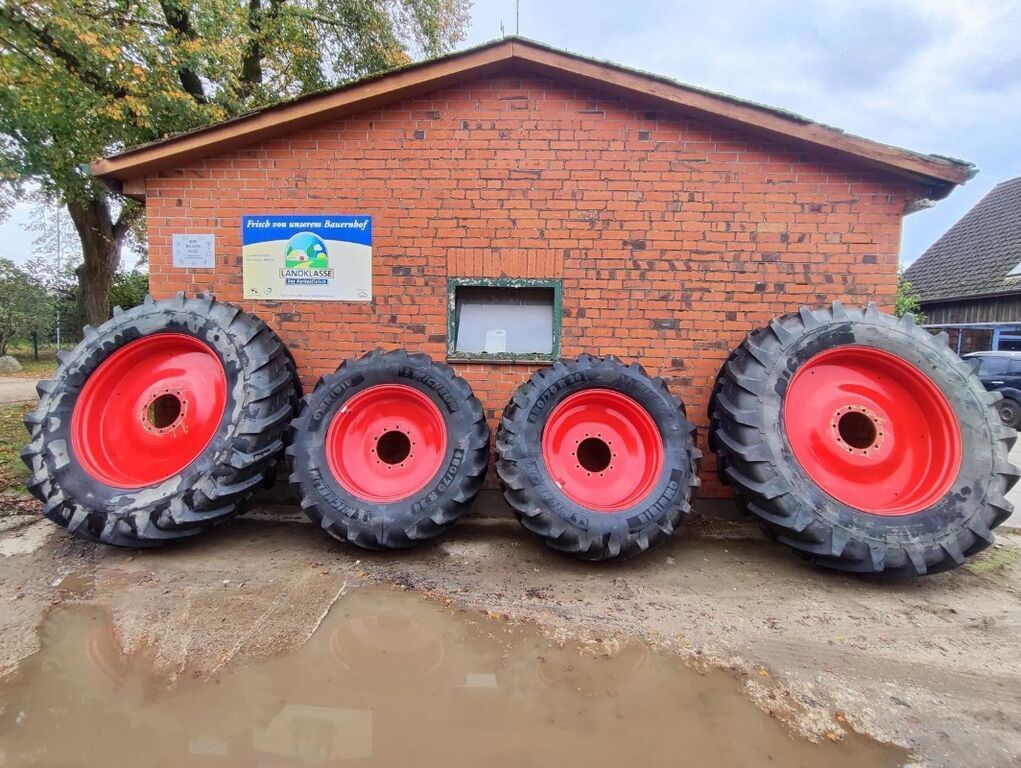 E-FARM: MICHELIN 480/70r34 und 520/85r46 - Ruedas y orugas - id LKP9NVV - 7500 € - Alemania