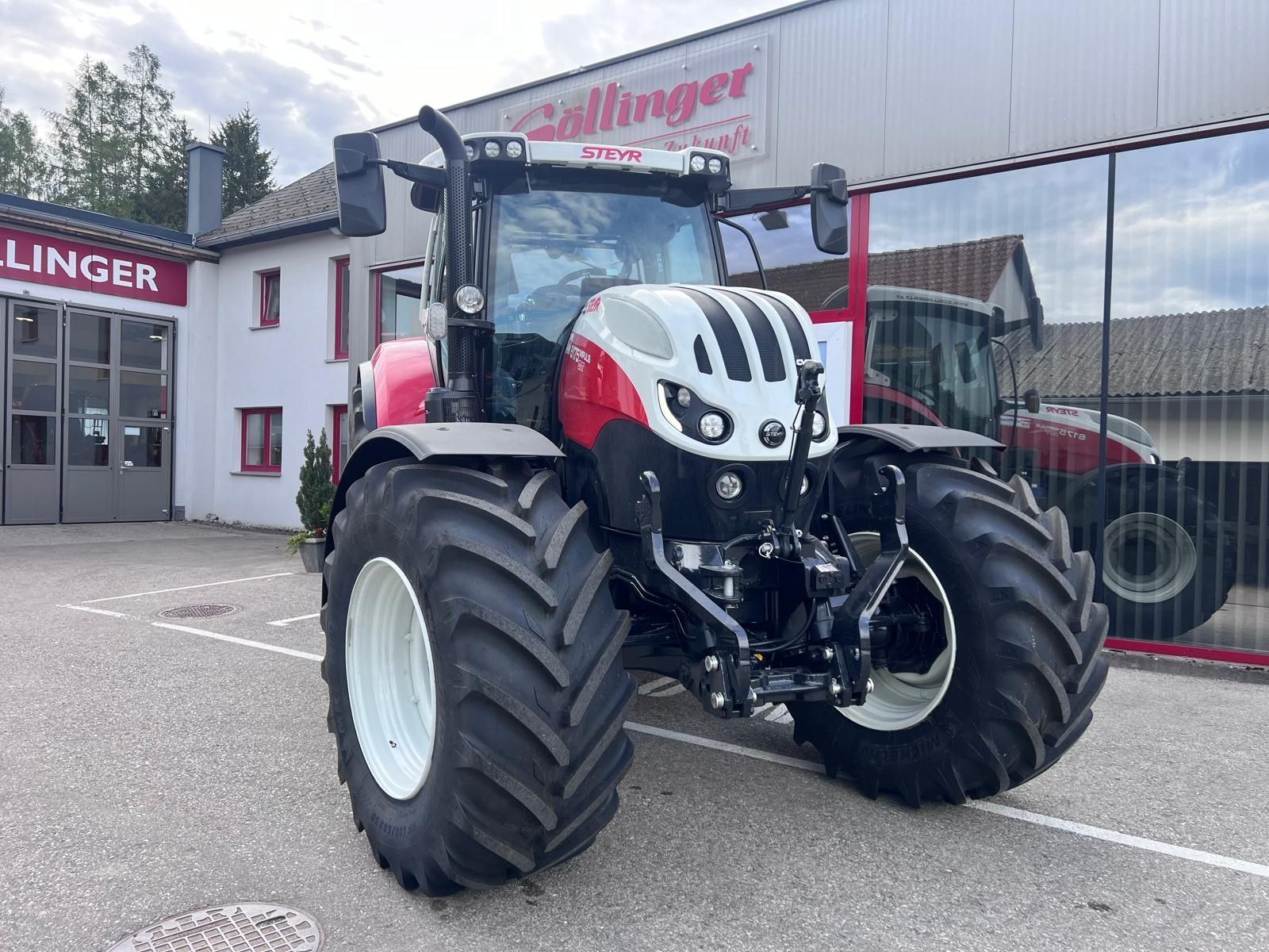 Steyr Impuls 6175 CVT Tractor €140,000