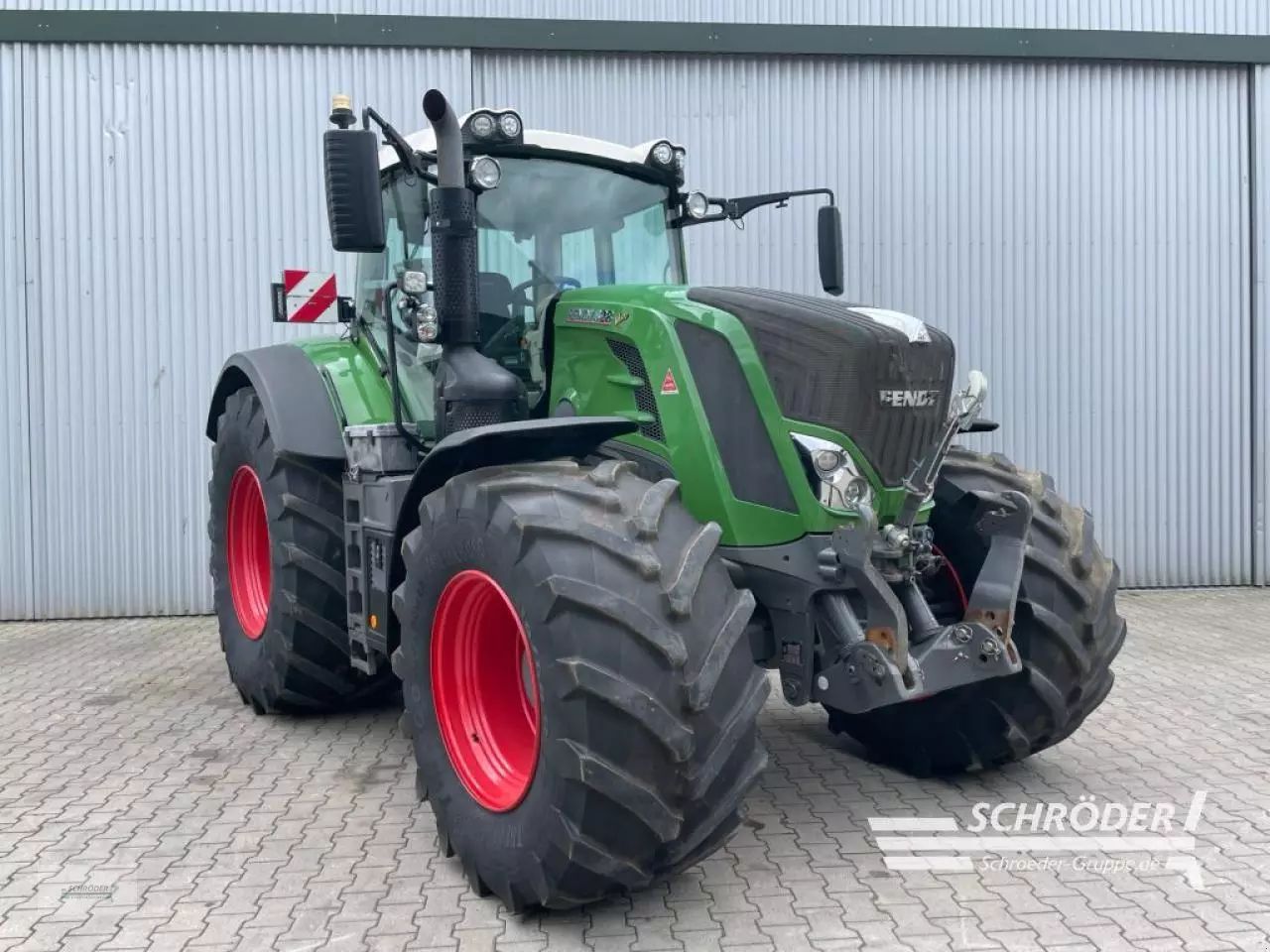 Fendt 828 Vario Profi Plus Traktor 104 885 €